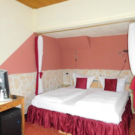 Hotel Kranenturm Бахарах Экстерьер фото