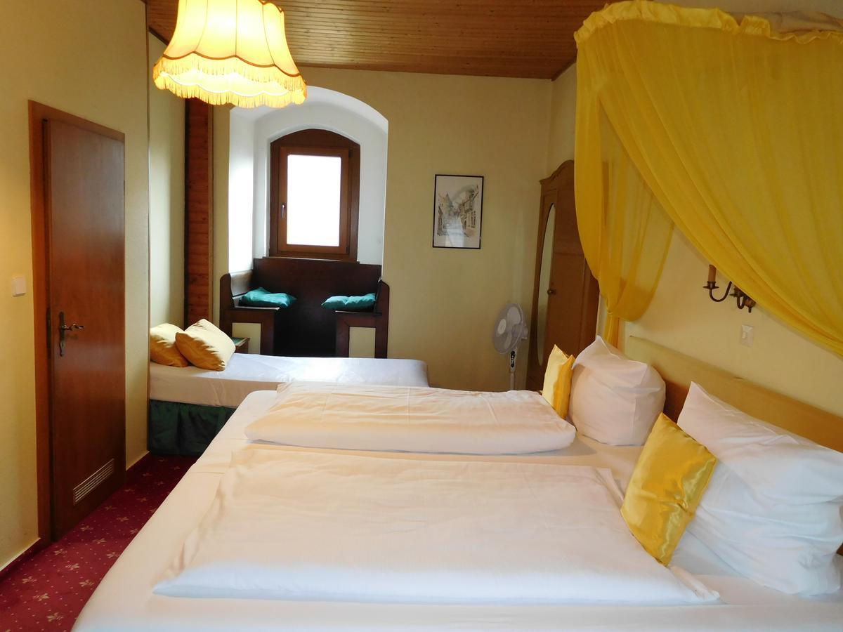 Hotel Kranenturm Бахарах Экстерьер фото