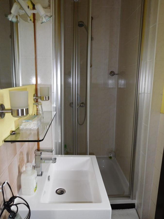 Hotel Kranenturm Бахарах Экстерьер фото